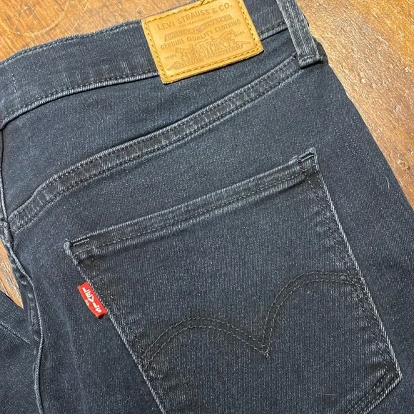Levi’s Shaping Skinny Jeans — size 31 - Picture 2 of 8